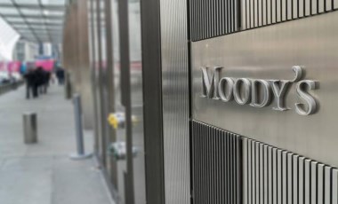 Moody’s Türkiye’nin kredi notunu düşürdü!