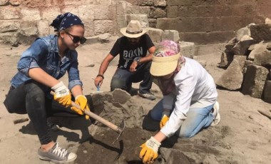 Ani Ören Yeri'nde 70 günde çok sayıda eser ortaya çıkarıldı