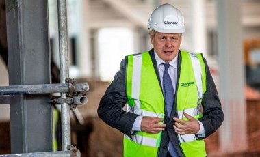 Boris Johnson: İngiltere koronavirüs salgınında ikinci dalgayı yaşıyor