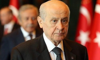 Bahçeli MHP Genel Merkezi'ndeki makamında aşı oldu