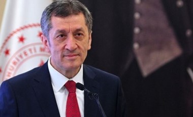 Bakan Selçuk'tan 'kartopu' paylaşımı