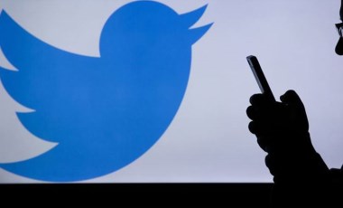 Türkiye'ye temsilcilik atamayan Twitter'ın Türkiye'den reklam alması durduruldu