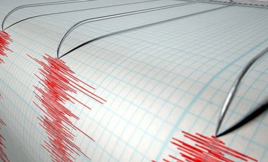 İzmir'de 4.5 büyüklüğünde deprem