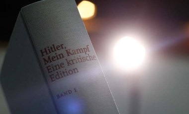 Hitler'in kitabı Fransa'yı ikiye böldü: Nazizmin manifestosu basılacak