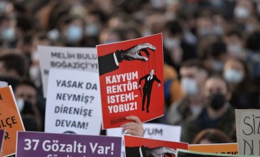 Boğaziçililer kayyım rektör Bulu'yu protesto için yürüdü