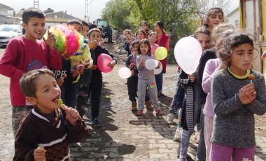 Karslı çocukların 'Noel Baba'ları: '180 köye ulaşarak çocuklara oyuncak dağıttık'