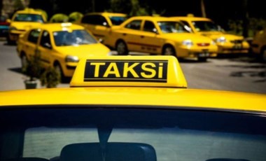 İstanbul'da denetim yapan ekipler, turisti kabul etmeyen taksiciyi trafikten menetti