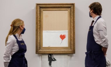 Banksy'nin müzayede sonunda 'parçalanan' eseri 16 milyon sterline satıldı