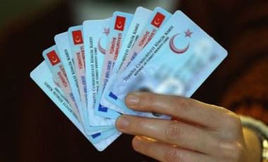 Kimlik kartlarında yeni dönem:  e-imza atabilmek için kullanılabilecek