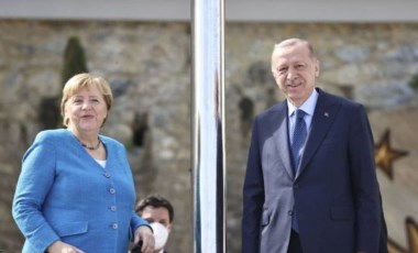 Merkel’le kameralar karşısına geçen Erdoğan’dan ‘direk’ esprisi