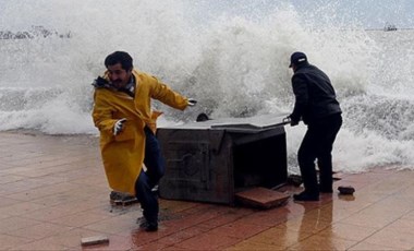 Son hava durumu raporu: Meteoroloji'den sel ve fırtına uyarısı