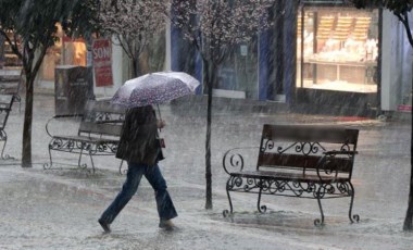 Meteoroloji'den kuvvetli sağanak yağış uyarısı: Bu illerde yaşayanlar dikkat!