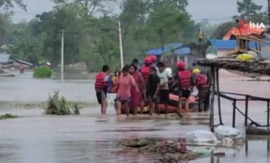 Nepal'de sel ve heyelan felaketi: Ölü sayısı 77 oldu