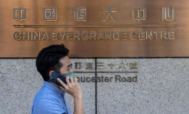 Evergrande hisseleri yüzde 14 değer kaybetti, Çin'in gayrimenkul devi piyasaları kaygılandırıyor