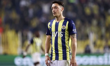 Fenerbahçeli Mesut Özil, oyundan çıkarken tepki gösterdi