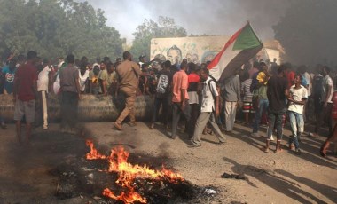 Sudan’da darbe karşıtı protestolarda can kaybı 7’ye yükseldi