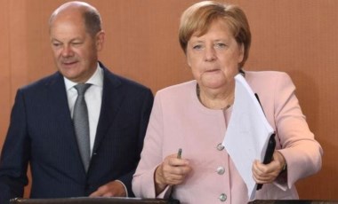 Merkel, Erdoğan'la Roma'da yapacağı görüşmeye müstakbel halefi Scholz'u da davet etti