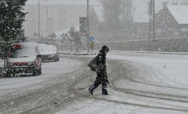 3 kent beyaza büründü: Yoğun kar yağışı etkili oluyor