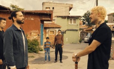 Uraz Kaygılaroğlu ve Ekin Koç başrolde: Show TV'nin yeni dizisi 'Üç Kuruş'un afişi yayınlandı