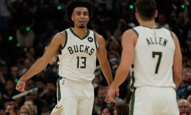 NBA şampiyonu Bucks, 76ers'ı Doğu Konferansı'nın zirvesinden indirdi