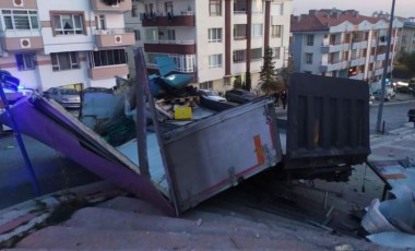 Ankara'da freni boşalan kamyon 10 aracı altına aldı