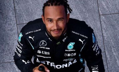 Kariyerinin 101. galibiyetini alan Lewis Hamilton farkı eritiyor