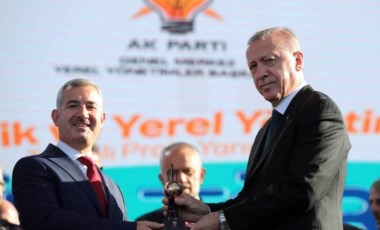 Gri pasaportla yurt dışına insan kaçıran başkanlara Erdoğan’dan ödül