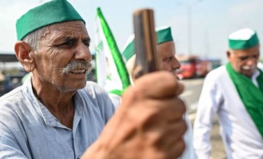 Hindistan'da çiftçilerin bir yıldır karşı çıktığı tarım yasaları geri çekildi