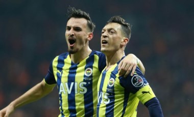 Fenerbahçe kutlamayı boş deplasman tribünü önünde yaptı