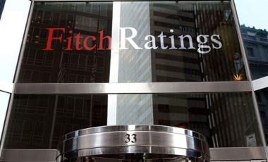 Fitch'ten Türk Lirası yorumu: Riskleri artırdı