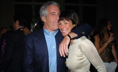 Jeffrey Epstein'e cinsel istismar için aracılıkla suçlanan Ghislaine Maxwell'in davası başlıyor