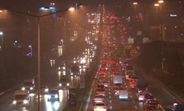 İstanbul’da sis trafiği vurdu, yoğunluk yüzde 63’ü gördü