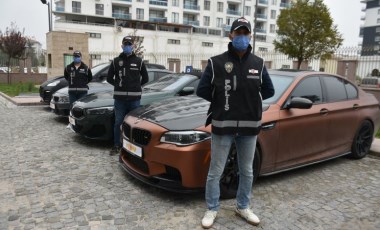 Ülkeye usulsüz yollardan lüks araç getiren çete: Gümrük memurları gözaltında