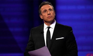 CNN, abisi hakkındaki cinsel taciz suçlamalarına karışan Chris Cuomo'yu ekrandan aldı