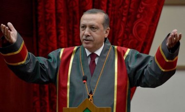 HKP'li Erkan canlı yayında tek tek anlattı: 'Erdoğan'ın 4 yıllık üniversite diploması yok'