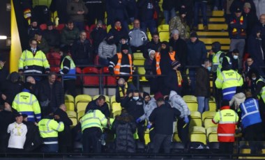 İngiltere'de Watford-Chelsea maçında taraftar fenalaştı, maç durdu