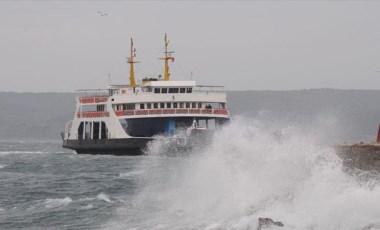 Bozcaada feribot seferlerine fırtına engeli