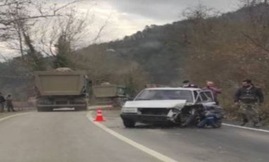 Bartın'da kaza: TIR ile kafa kafaya çarpışan sürücü otomobile sıkıştı