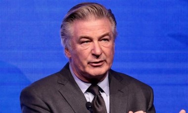 Alec Baldwin'in telefonuna Rust'ın setinde yaşanan ölümden ötürü arama emri çıkarıldı