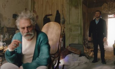 Haluk Bilginer ve Tolga Sarıtaş'ın başrolünde olduğu 'Baba' dizisinden ilk tanıtım