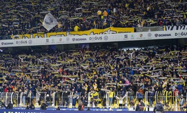 Fenerbahçe taraftarından protesto: A Spor dışarı!