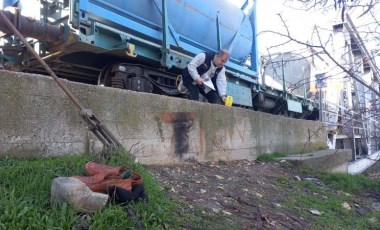 Rayda yürürken yük treni çarptı; 2 makinist gözaltında