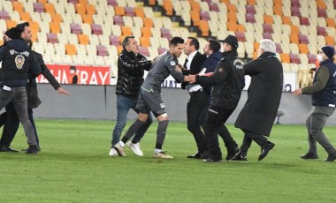 Malatya'da gergin anlar! Adil Gevrek, maç sonunda hakemlerin üzerine yürüdü!