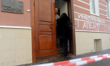 Rusya'nın en eski ve önde gelen insan hakları kuruluşlarından Memorial'ın faaliyetleri yasaklandı