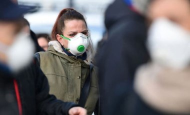 Prof. Dr. Tufan Tükek: 'Kalabalıklarda çift maske ya da N-95 takılmasını önerebiliriz'