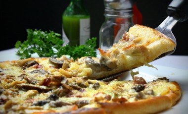 Pizza hamuruna jilet koyan kişiye hapis cezası