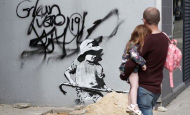 Banksy, Oscar Wilde'ın tutulduğu hapishane için 10 milyon sterlin teklif etti