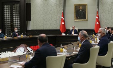 AKP'de çifte değişim beklentisi: Kabine, kongre öncesinde değişebilir