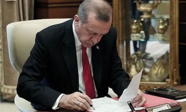 Erdoğan kararname sayısında Evren'i 70'e katladı