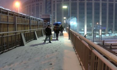 İstanbul'da aralıklarla kar yağışı etkili oluyor